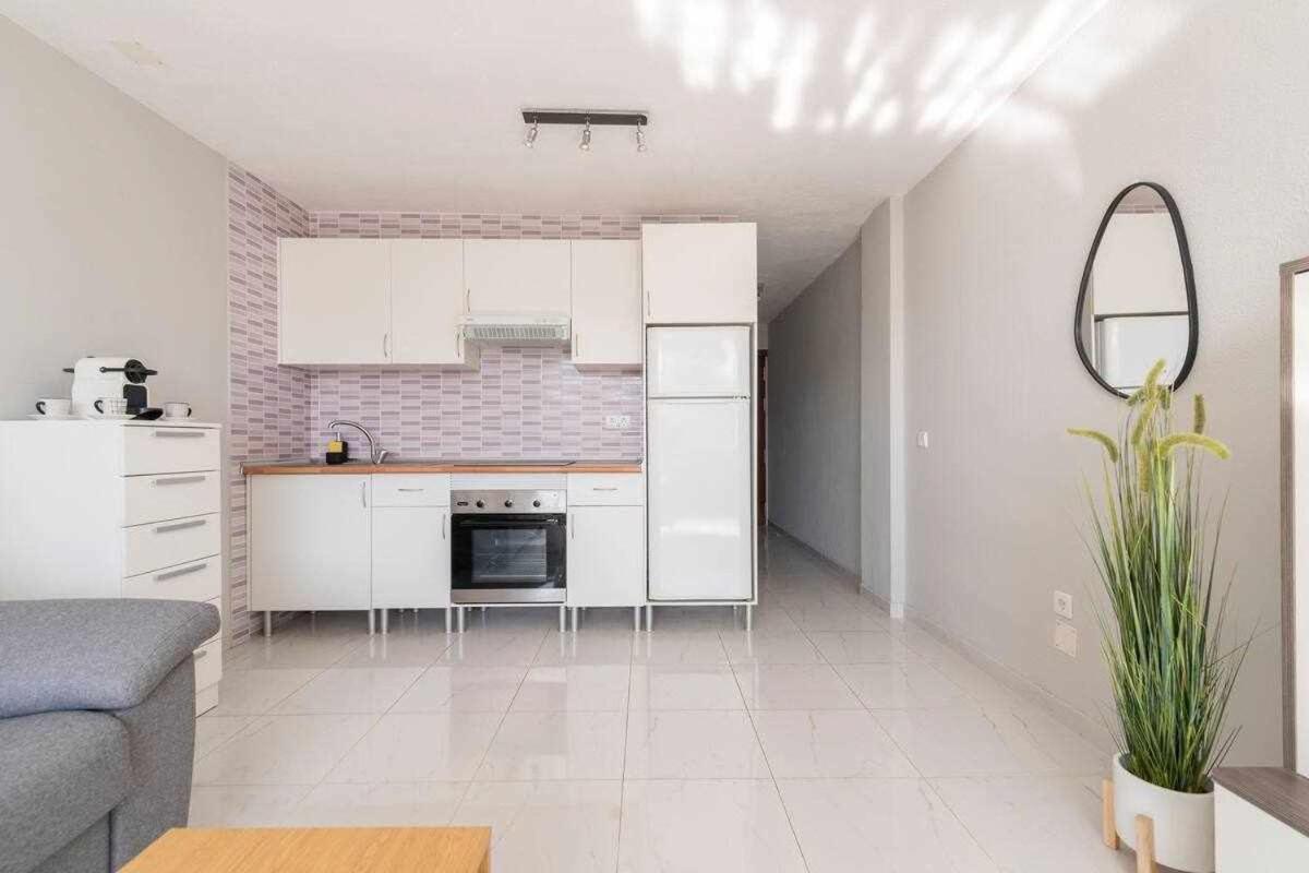 Apartamento Con Piscina Y Aire Acondicionado *
