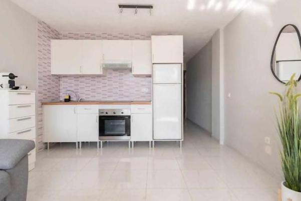 Con Piscina Y Aire Acondicionado Apartamento *